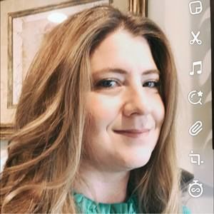 Meet your Posher, Laurie